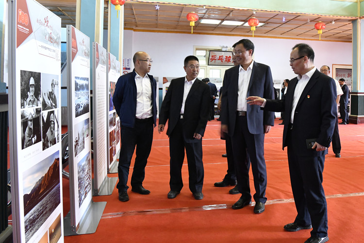 1624840801345072.jpg 3-1祁连山水泥职工书画摄影展_副本.jpg