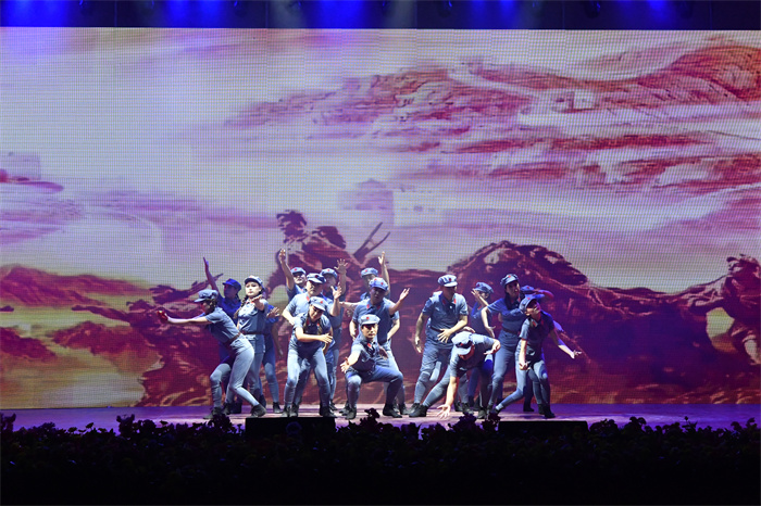 1624871222580337.jpg 15-1高扬的旗帜.jpg