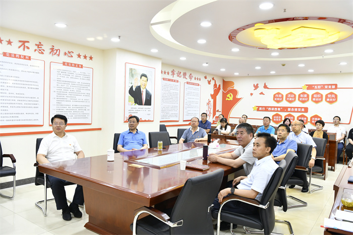 1625122977643417.jpg 观看庆祝建党100周年大会_副本.jpg