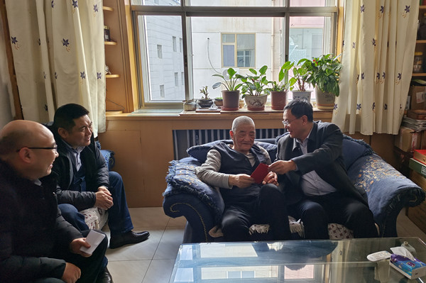 1643006666727596.jpg 慰问2.jpg