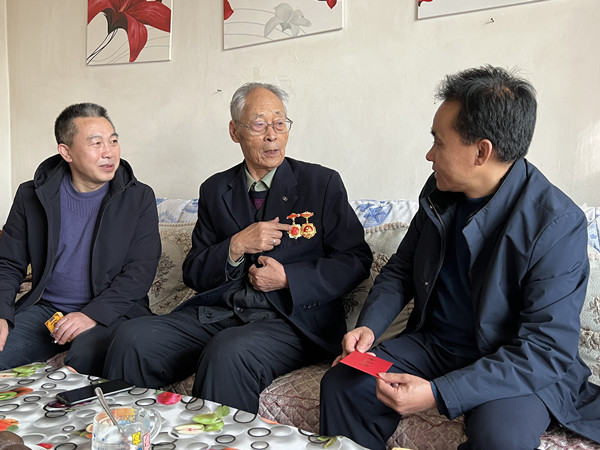 1643006756986329.jpg 慰问5.jpg