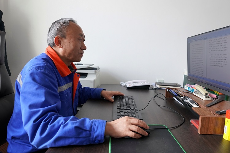 1739925275541502.jpg 贾翔-网站.jpg