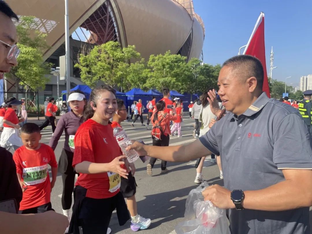 1748165529803464.jpg 兰马3.jpg