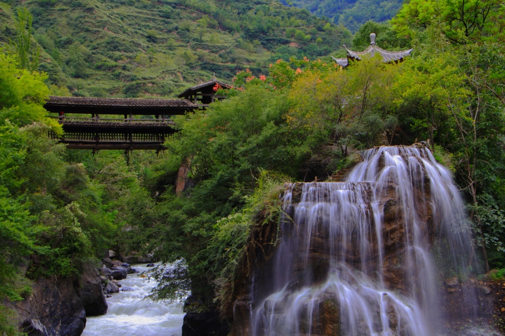 1760434610170508.jpg 《溪瀑廊韵》文县公司党斌斌(1).jpg